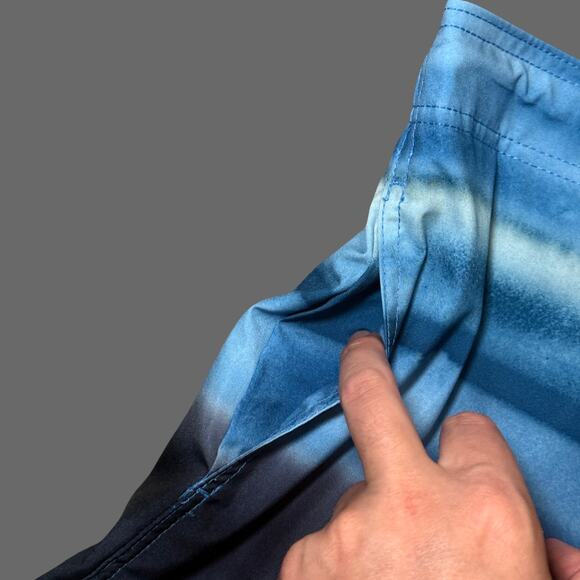 Speedo Bondi Boardshort 20" Men's Size Small NWT Multicolor Blue UPF 50+ - Picture 3 of 9